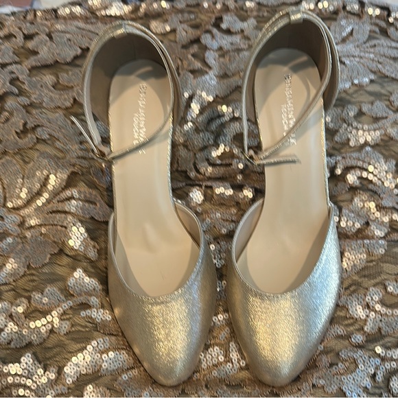 Benjamin Walk Shoes - Benjamin Walk Gold Heels Elegant Shimmery Design